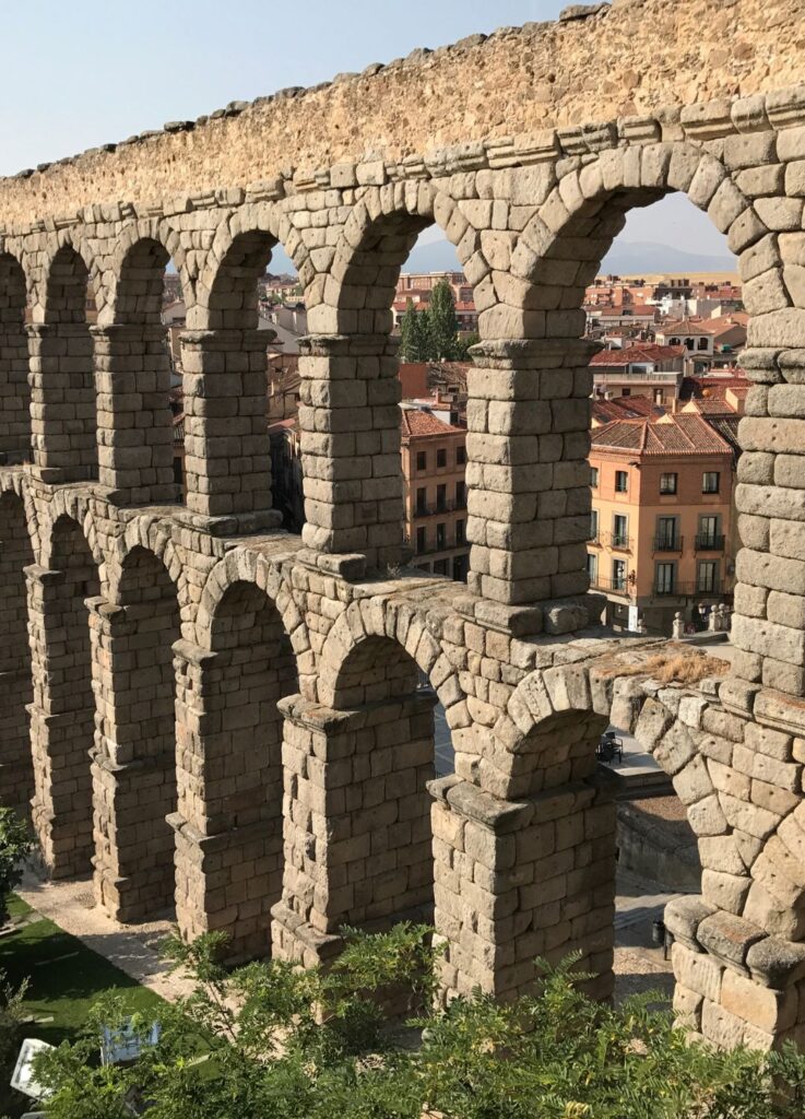 anfiteatros (1) Acueducto de Segovia romano